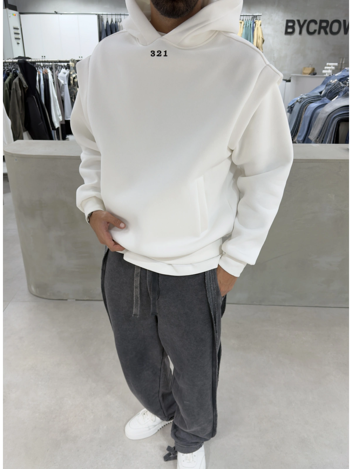 321 Beyaz Yıkamalı Oversize Sweat