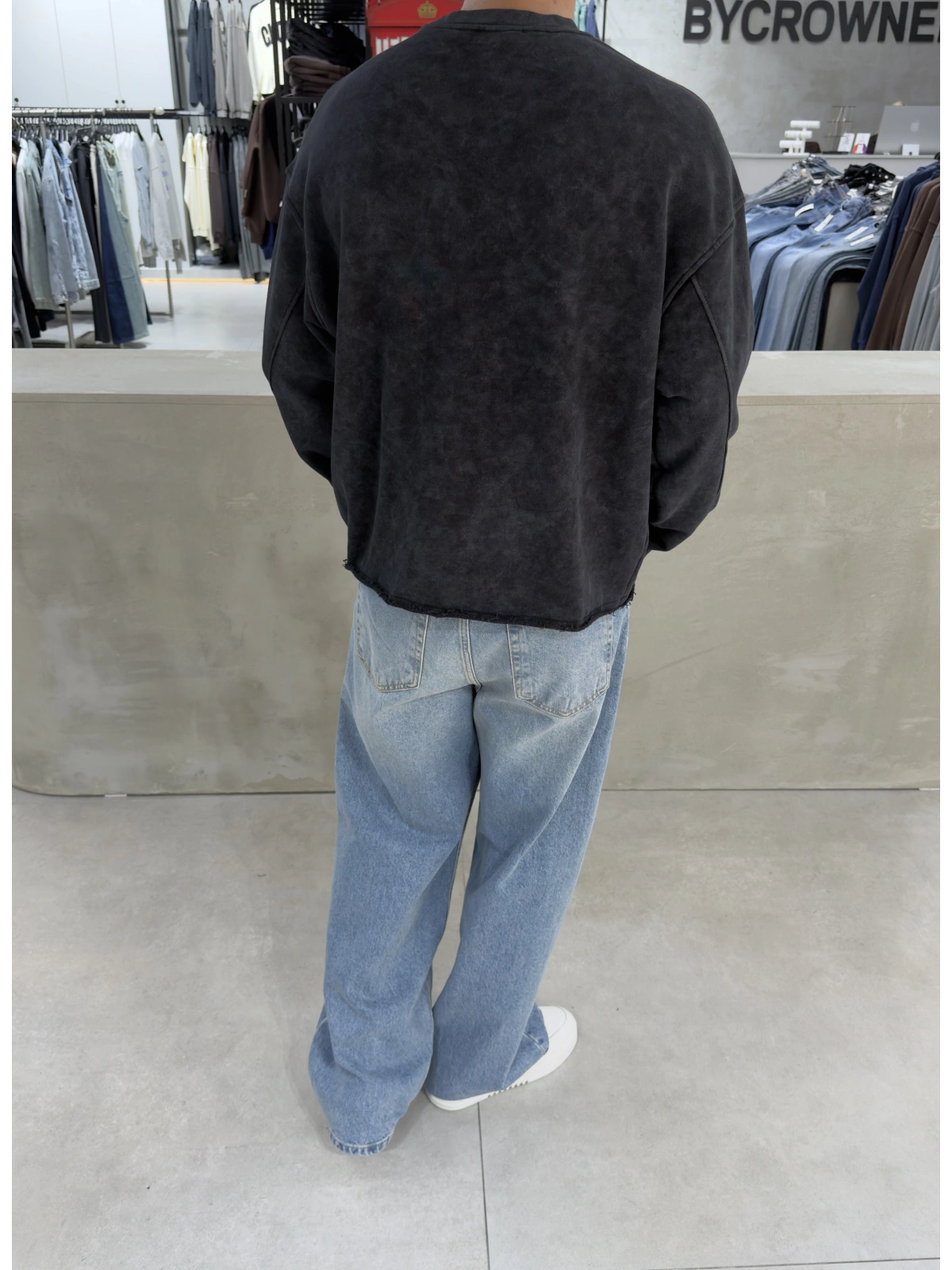 Siyah Yıkamalı Hear Oversize Sweatshirt