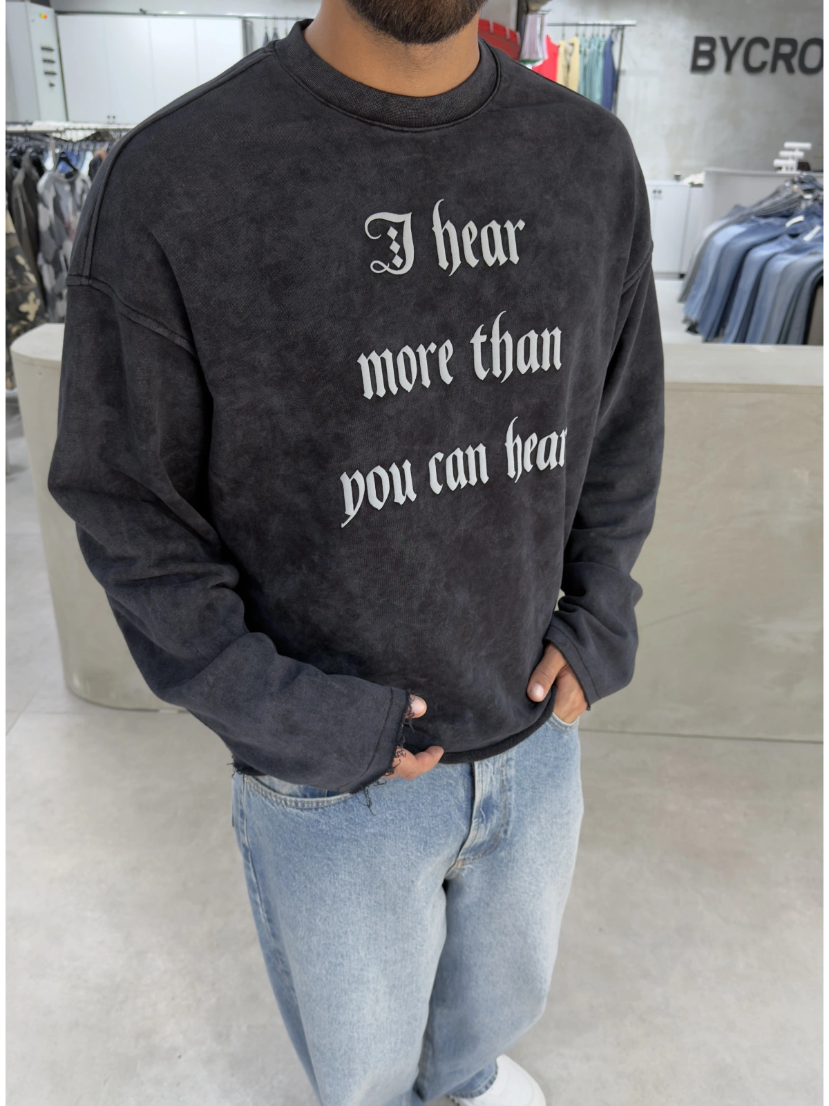 Siyah Yıkamalı Hear Oversize Sweatshirt