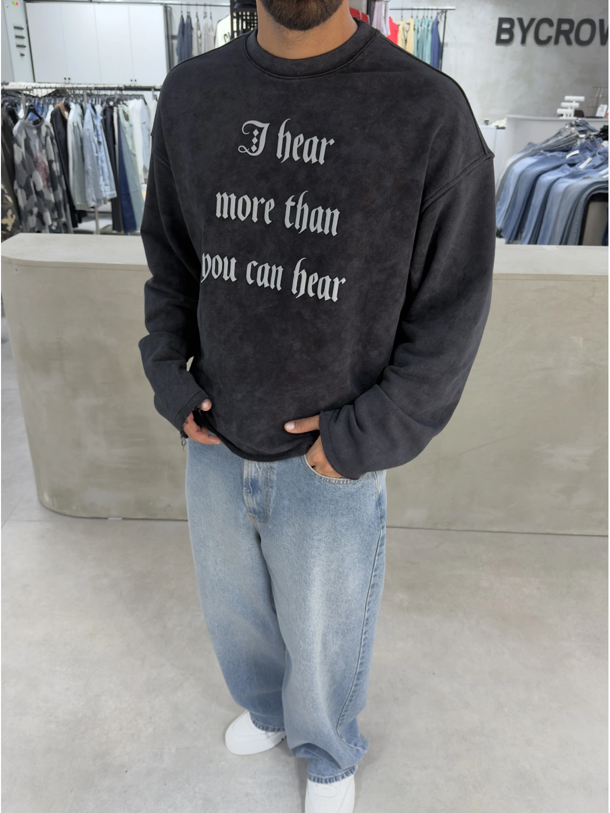 Siyah Yıkamalı Hear Oversize Sweatshirt
