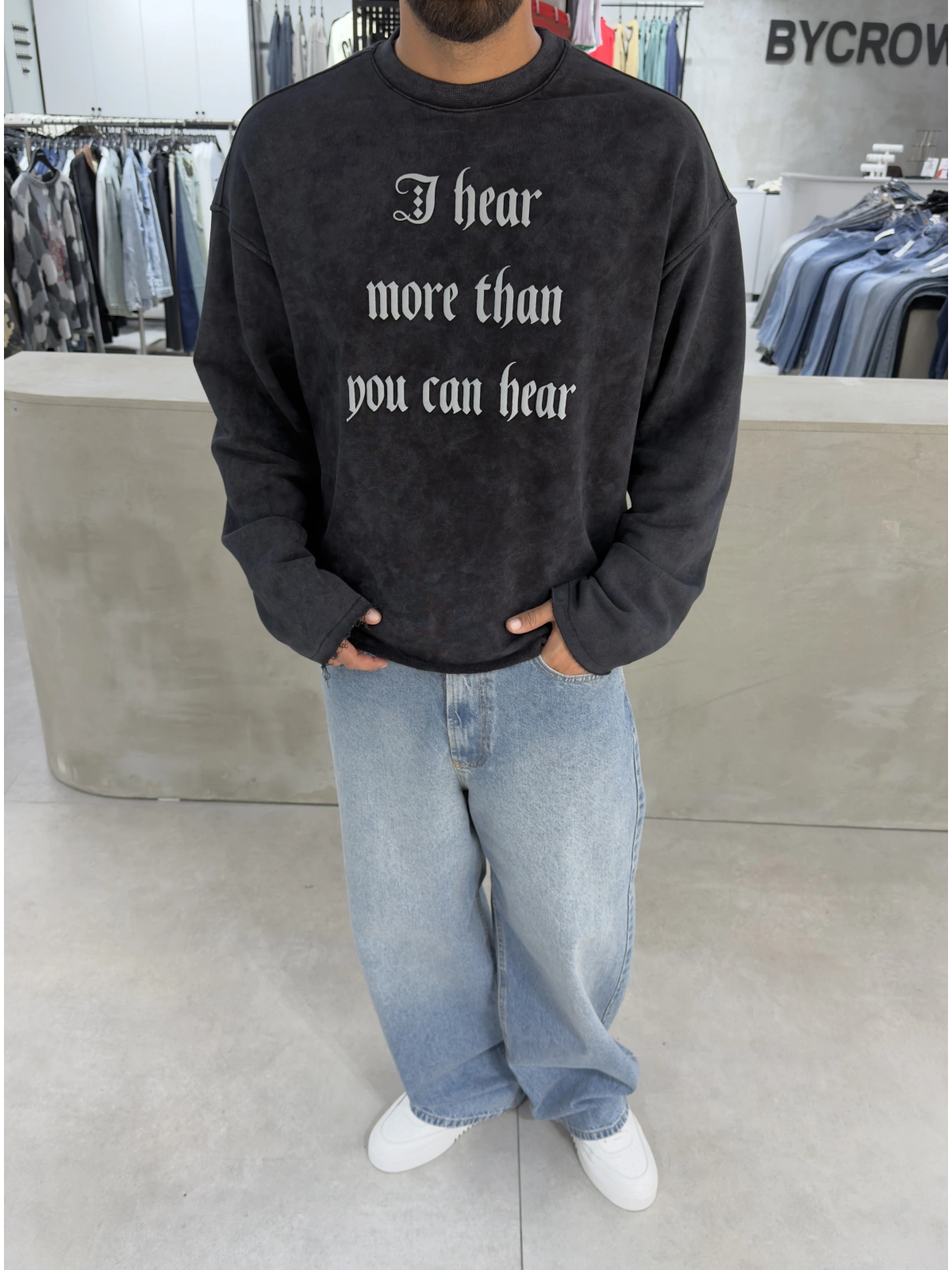 Siyah Yıkamalı Hear Oversize Sweatshirt