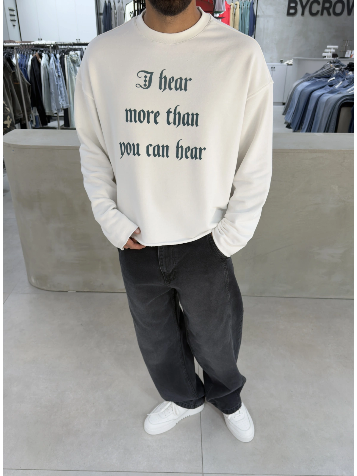 Beyaz Yıkamalı Hear Oversize Sweatshirt