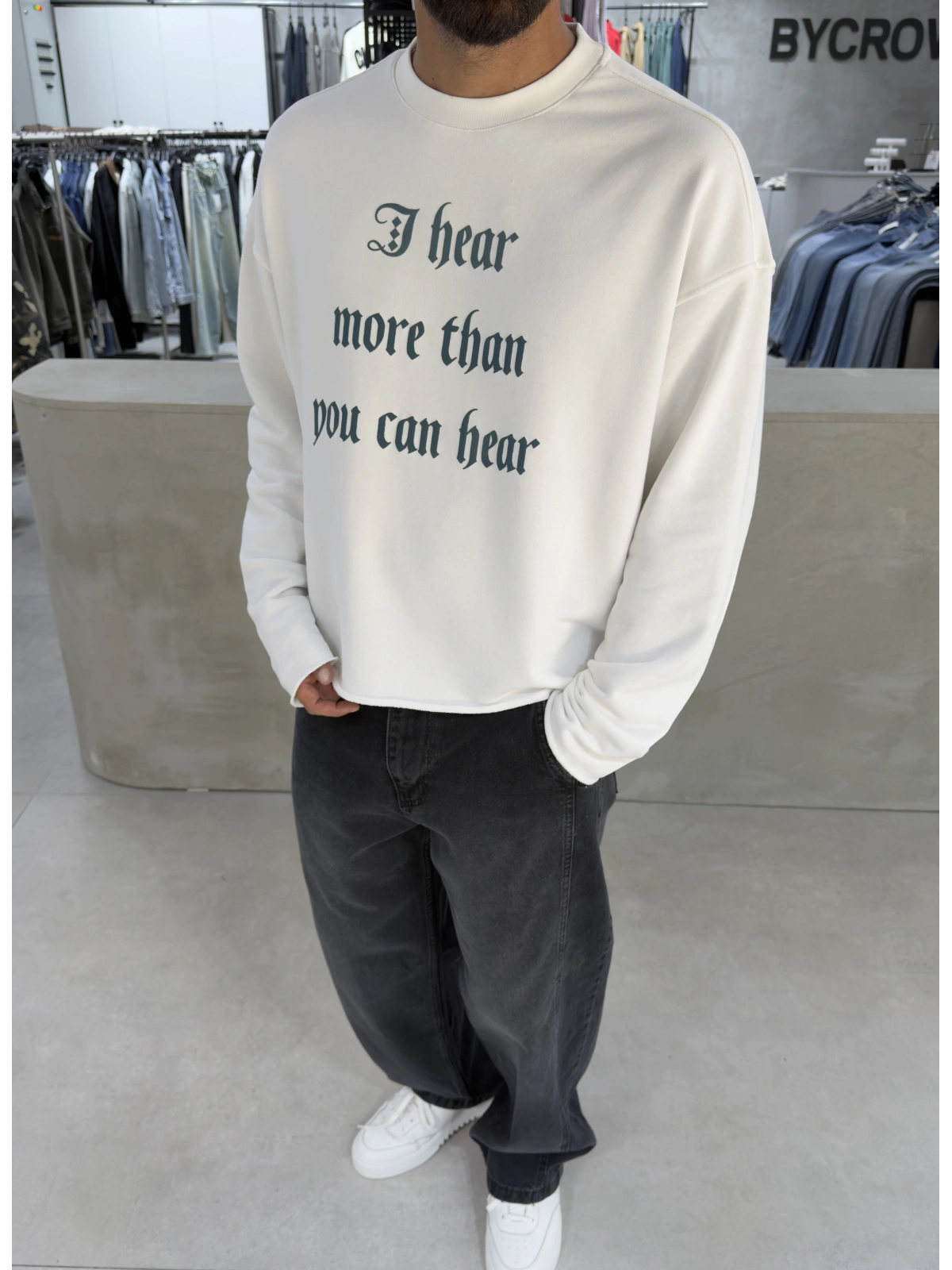 Beyaz Yıkamalı Hear Oversize Sweatshirt