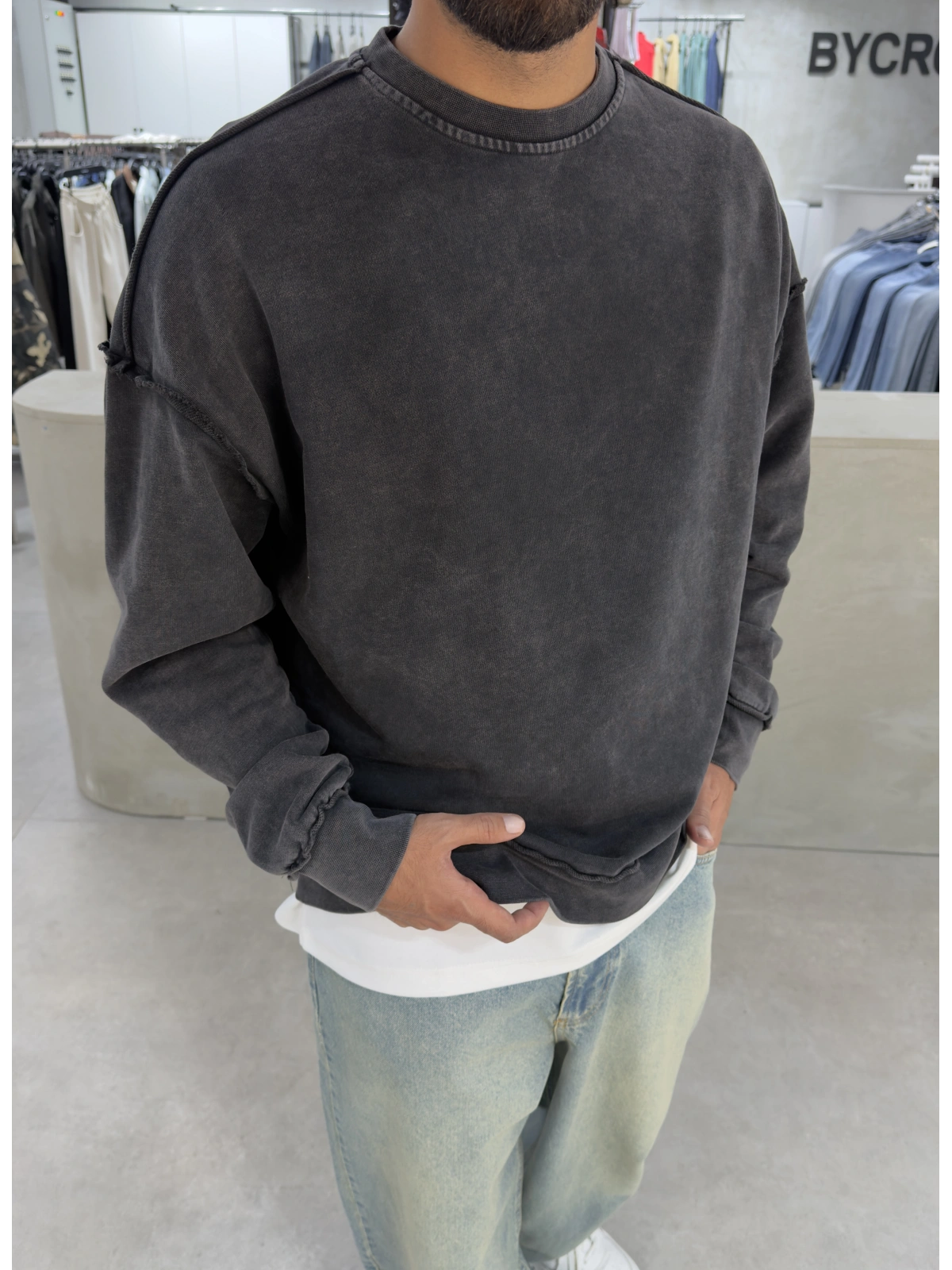 Siyah Yıkamalı Sırt Detay Oversize Sweat