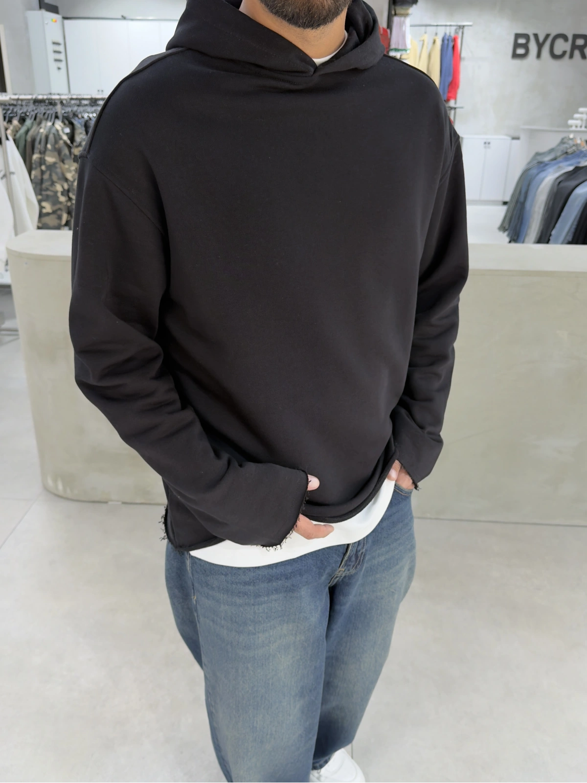 Siyah 08 Sırt Baskılı Sweatshirt