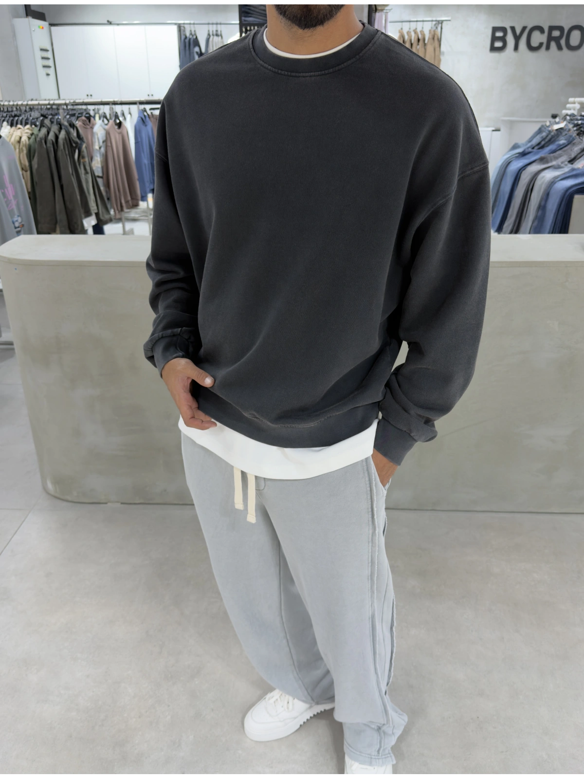 Antrasit Yıkamalı Bisiklet Yaka Oversize Sweatshirt