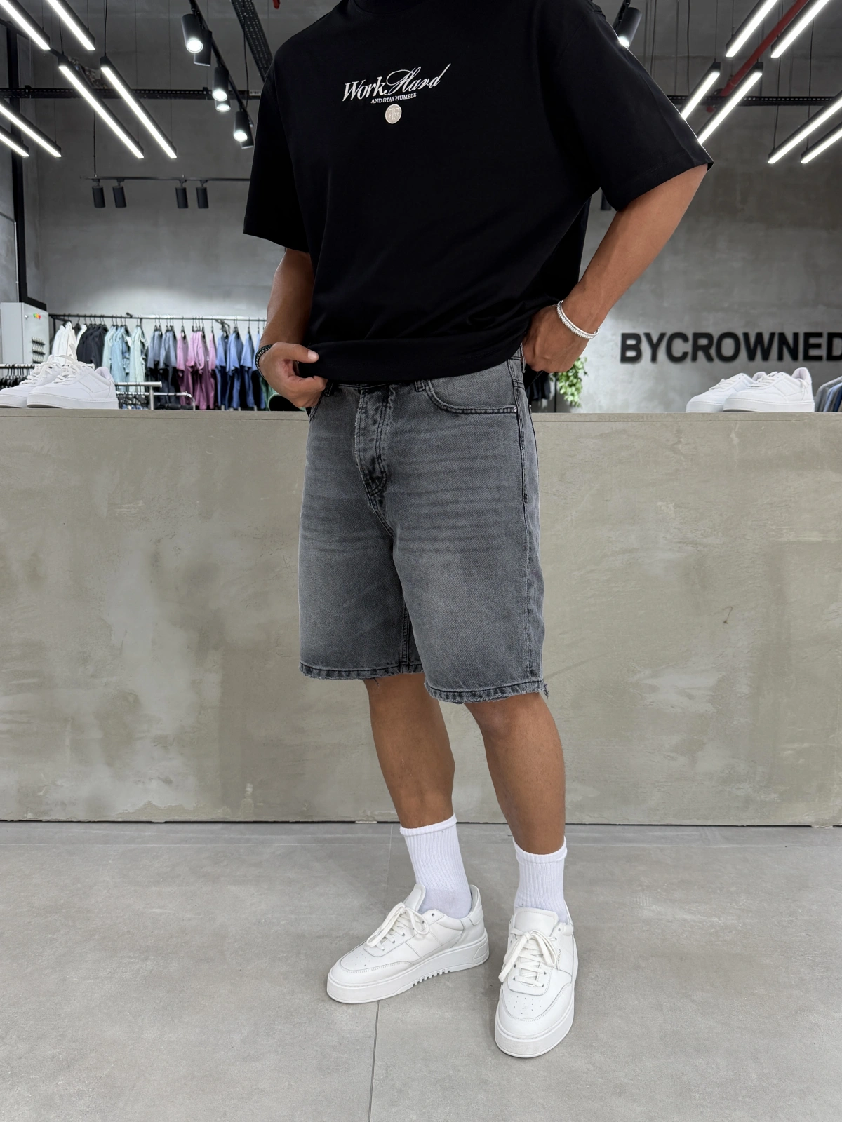 Antrasit Yıkamalı Effect Denim Şort