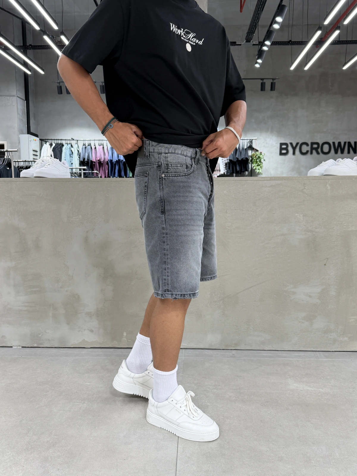 Antrasit Yıkamalı Effect Denim Şort