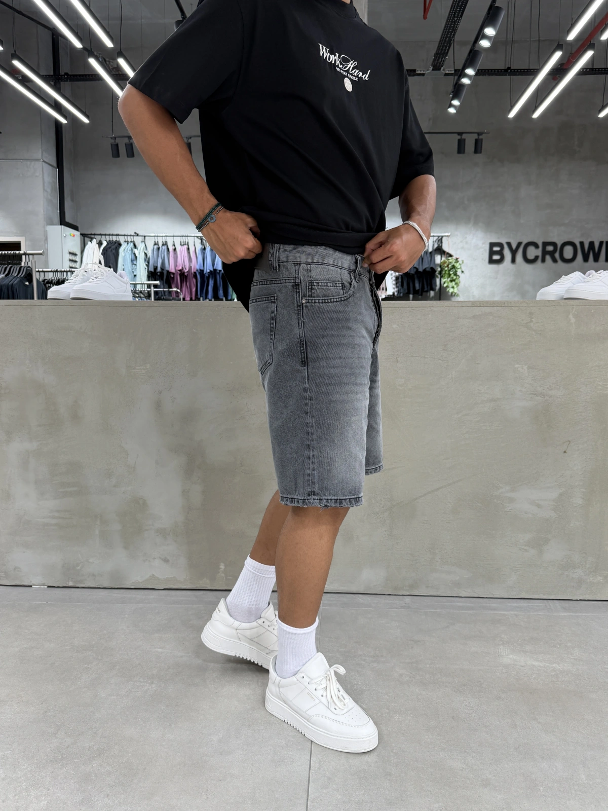 Antrasit Yıkamalı Effect Denim Şort