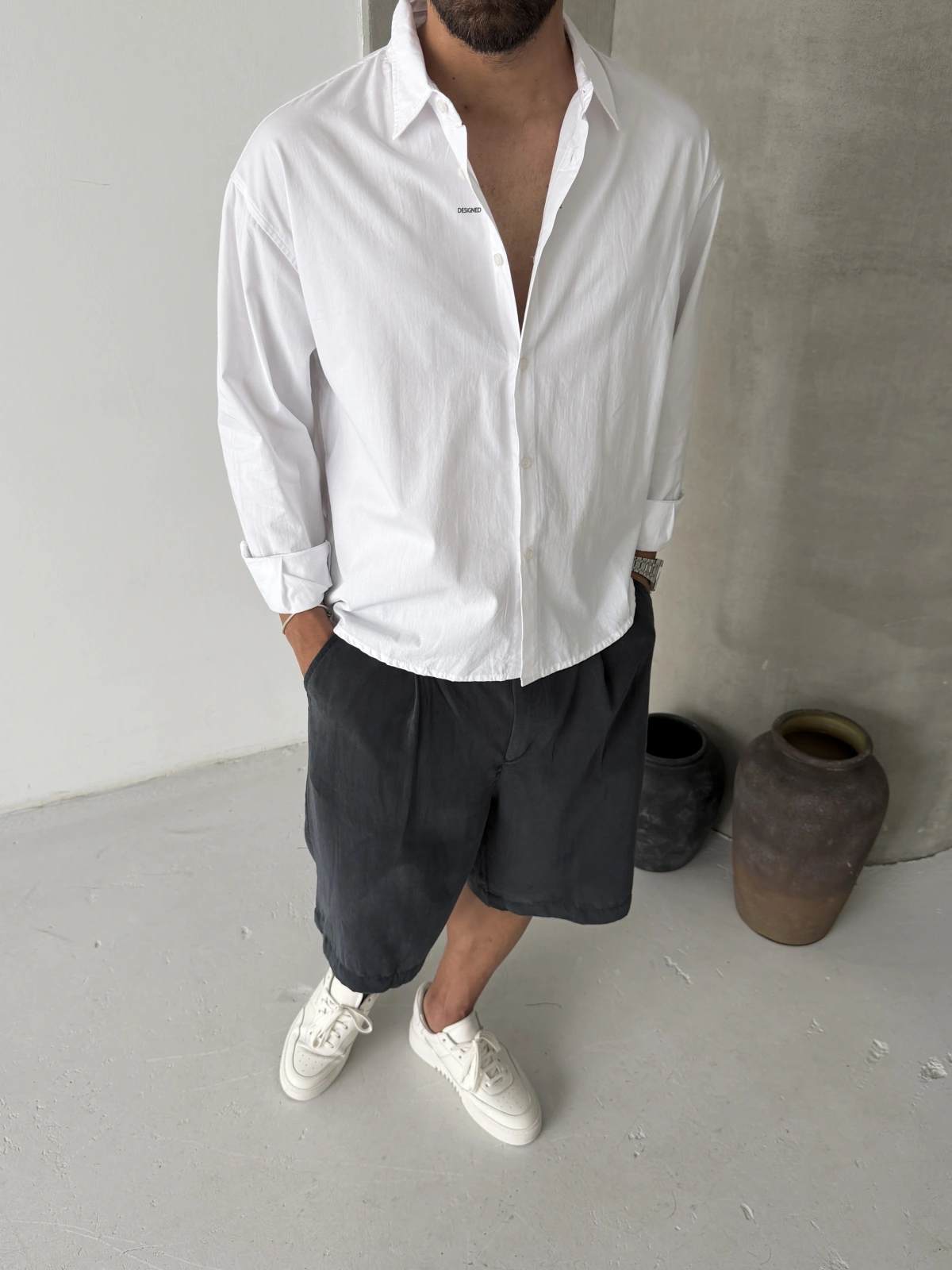 Beyaz Minimal Baskı Oversize Gömlek