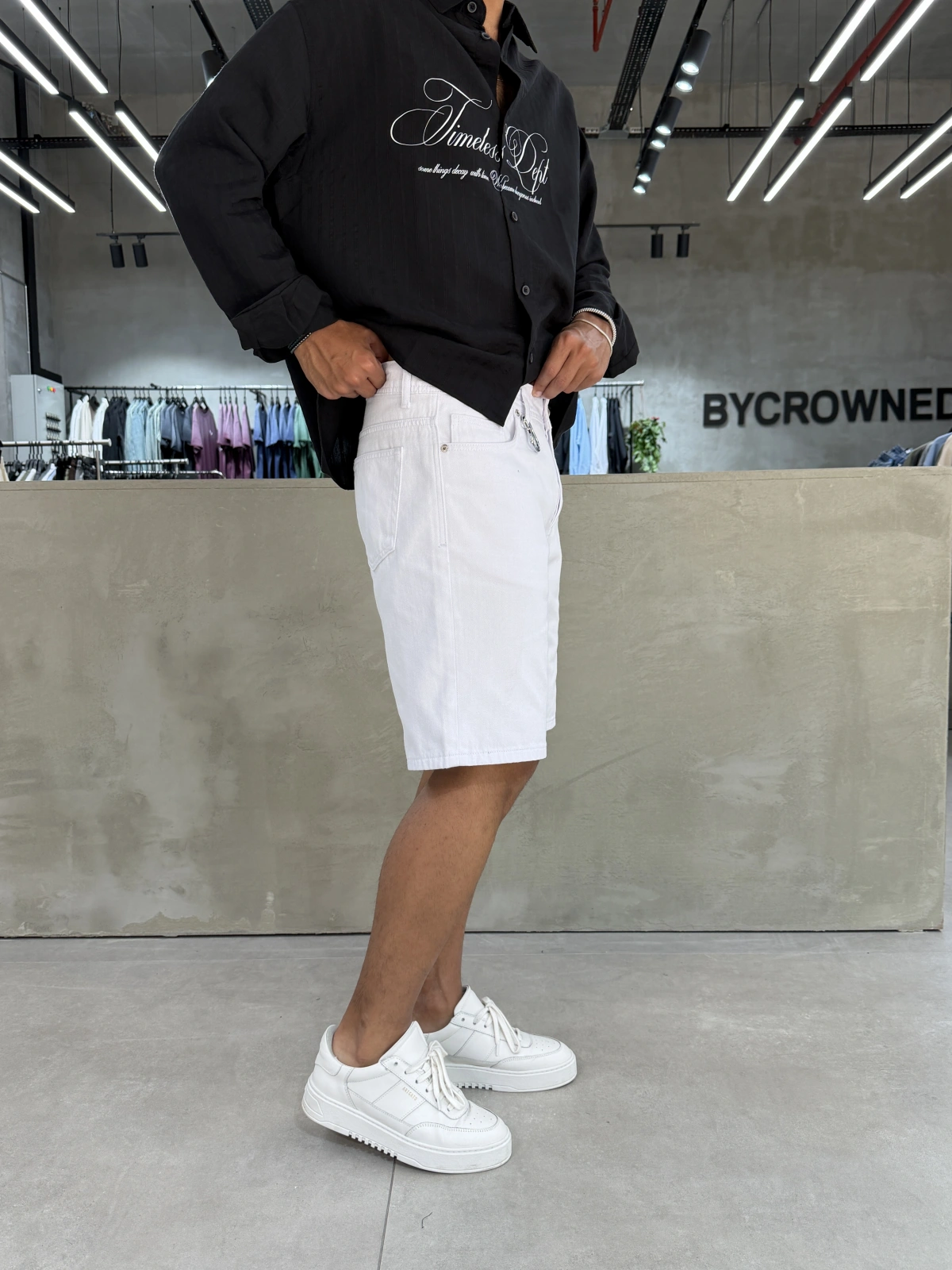 Beyaz Yıkamalı Effect Denim Şort