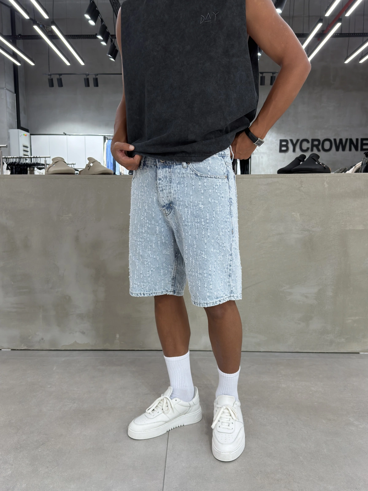 Buz Mavi Desenli Bol Kalıp Denim Şort