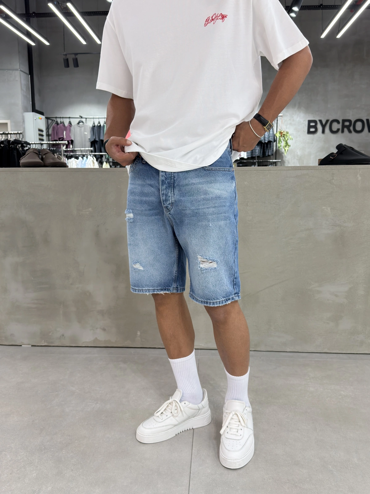 Mavi Yırtık Effect Denim Şort