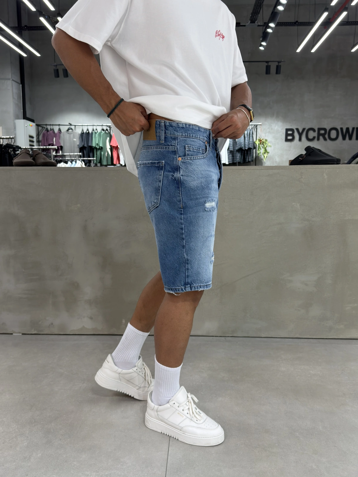 Mavi Yırtık Effect Denim Şort