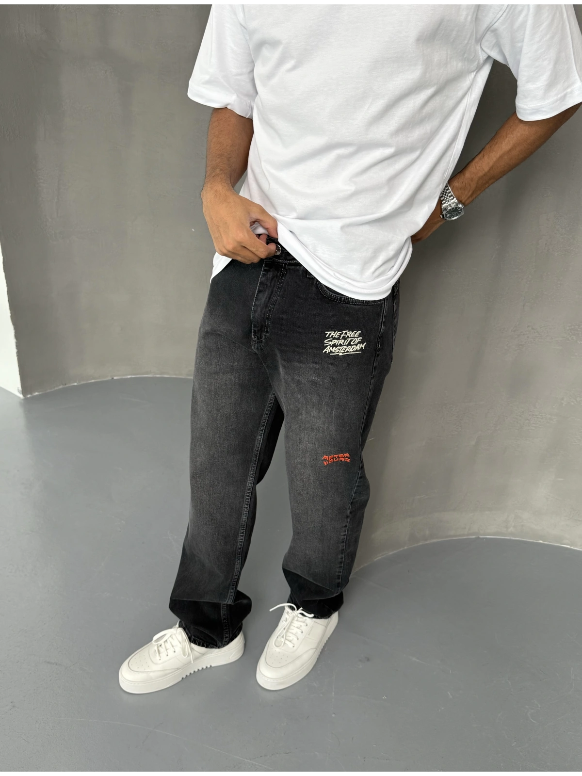 Siyah Cebi Nakışlı Baggy Jean
