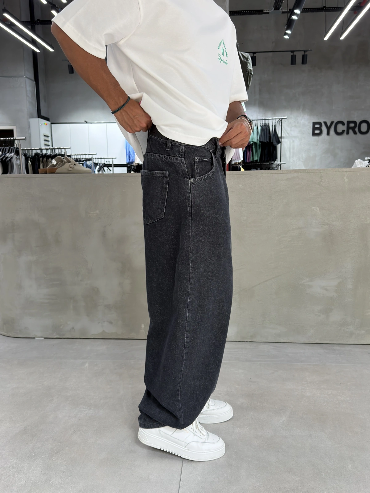Siyah Eskitme Süper Baggy Jean