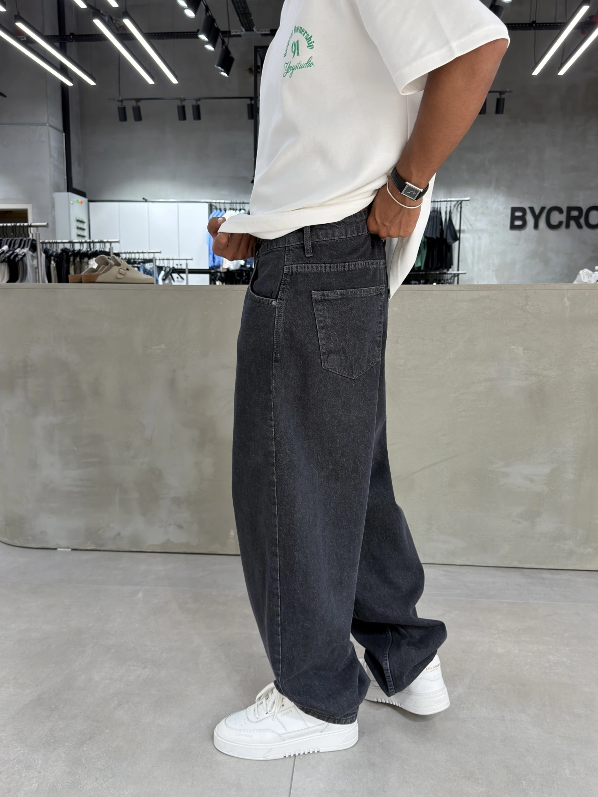 Siyah Eskitme Süper Baggy Jean
