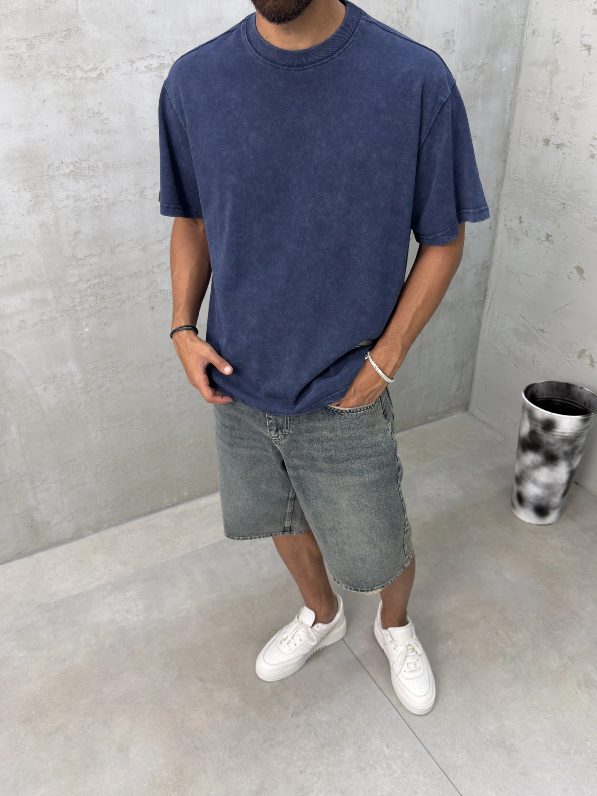 The Lacivert Yıkamalı Oversize T-shirt