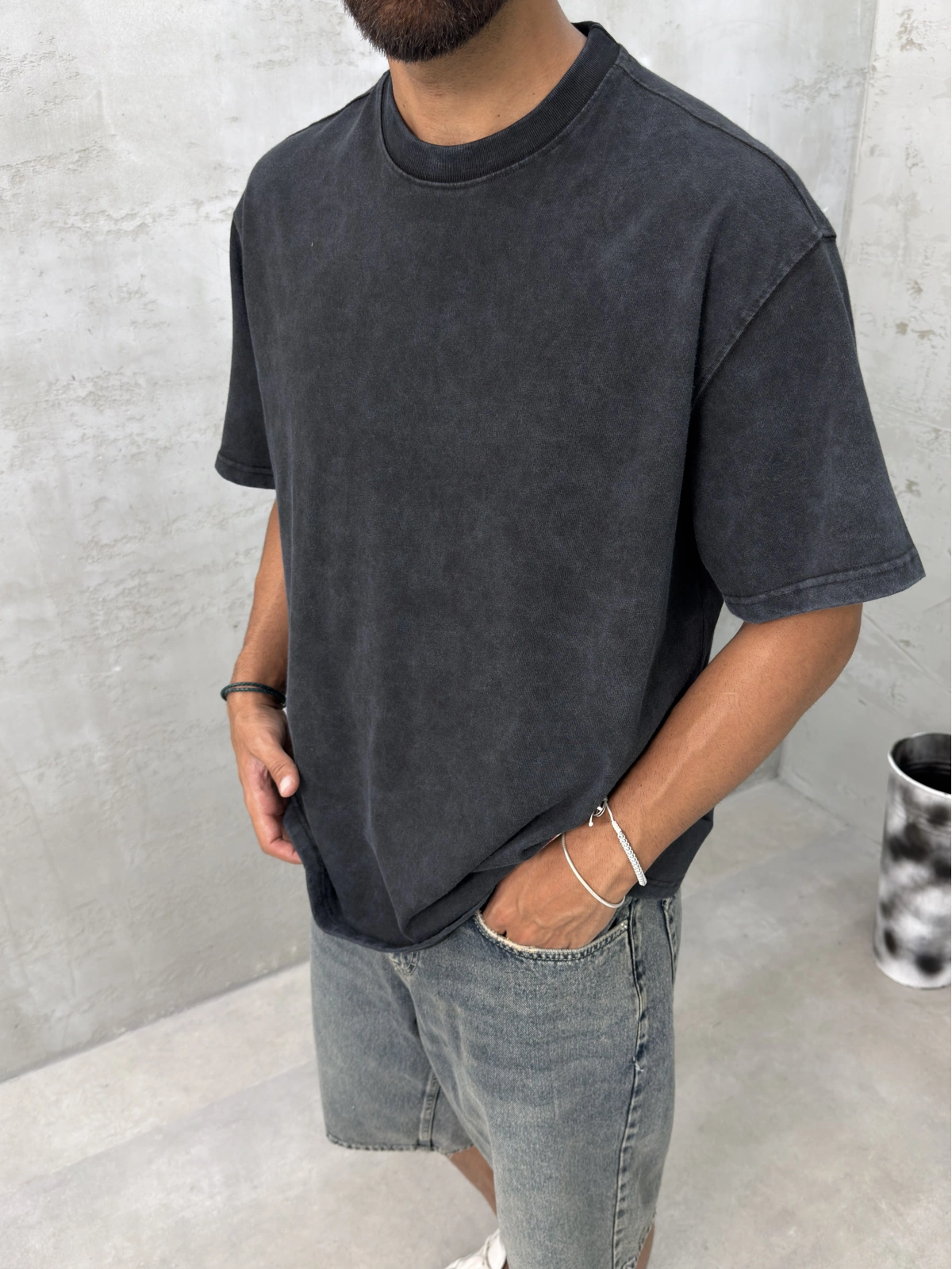 The Siyah Yıkamalı Oversize T-Shirt