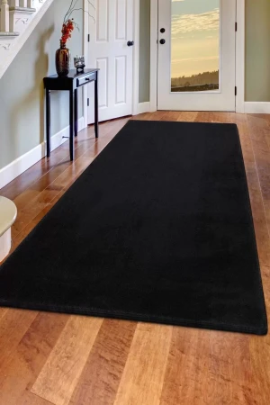 Peluş Halı Siyah Cool Düz Desenli Yıkanabilir Post Yolluk Kilim Salon Halısı Modelleri