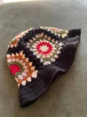 El Örgüsü Beanie Bucket Bere