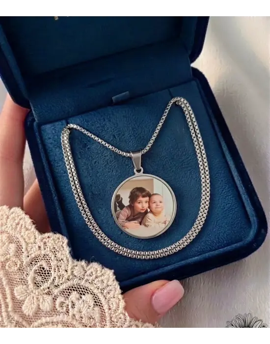 Fotoğraflı Kolye Gümüş Renk Yazı Detaylı