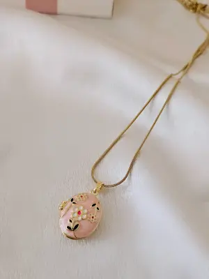 Pembe Kapaklı Kolye