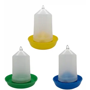 Tavuk ve Civciv Yemlik 0,75 Litre Karışık Renkli (3 Adet)