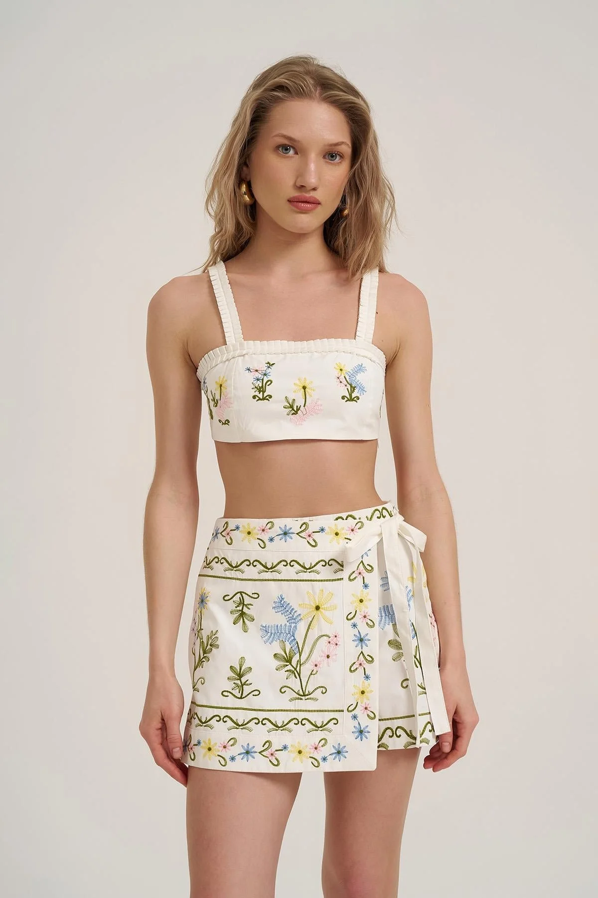Nakış Detaylı Crop Bluz Ekru