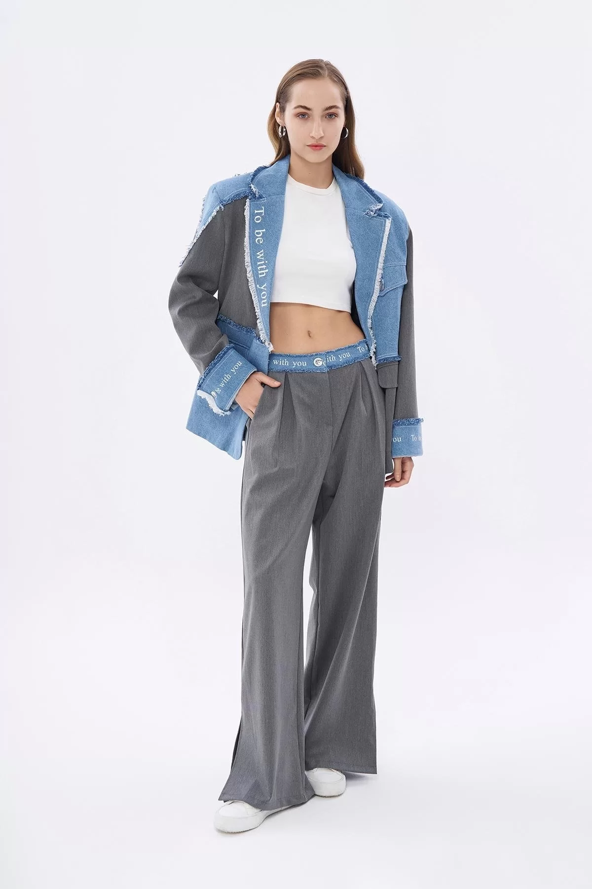 Denim Detaylı Gri Pantolon