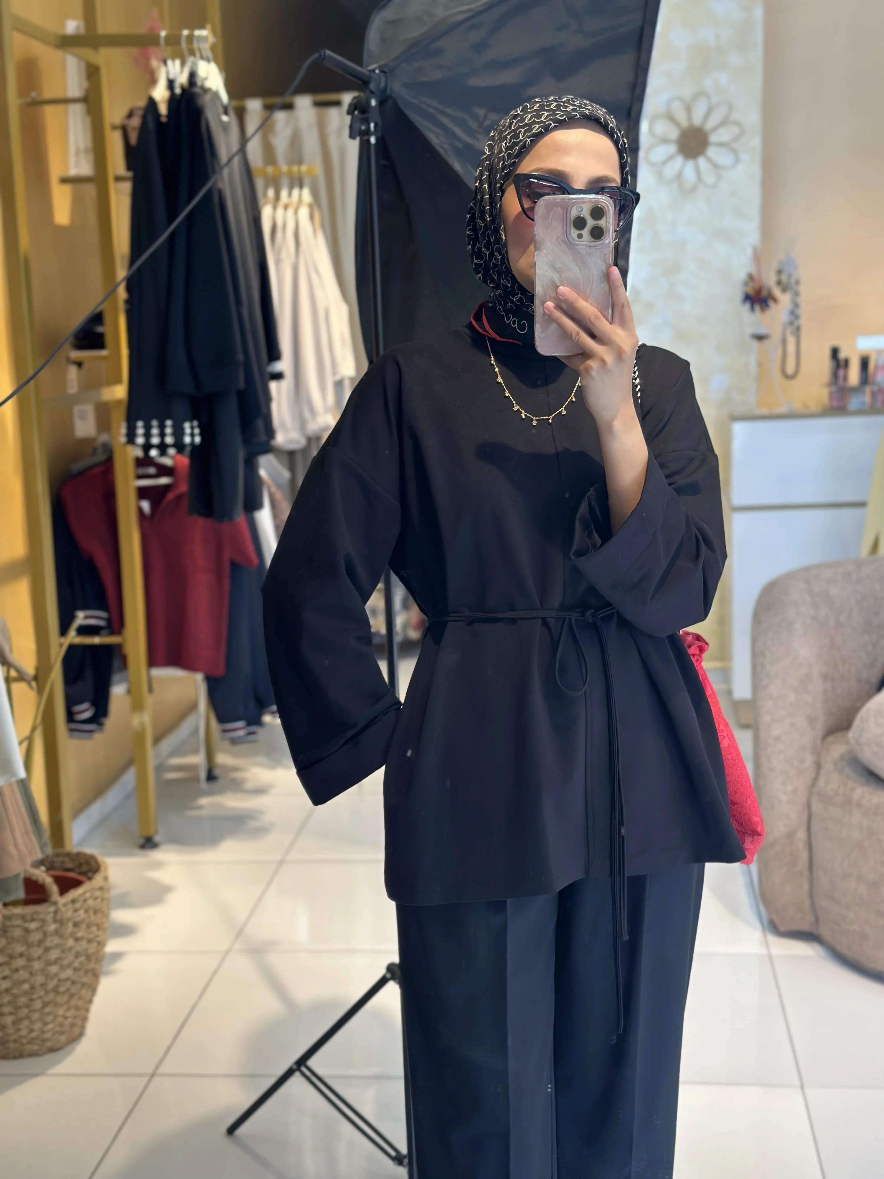 Kadın Düşük Omuz Detaylı Bağlama Aksesuarlı Bluz