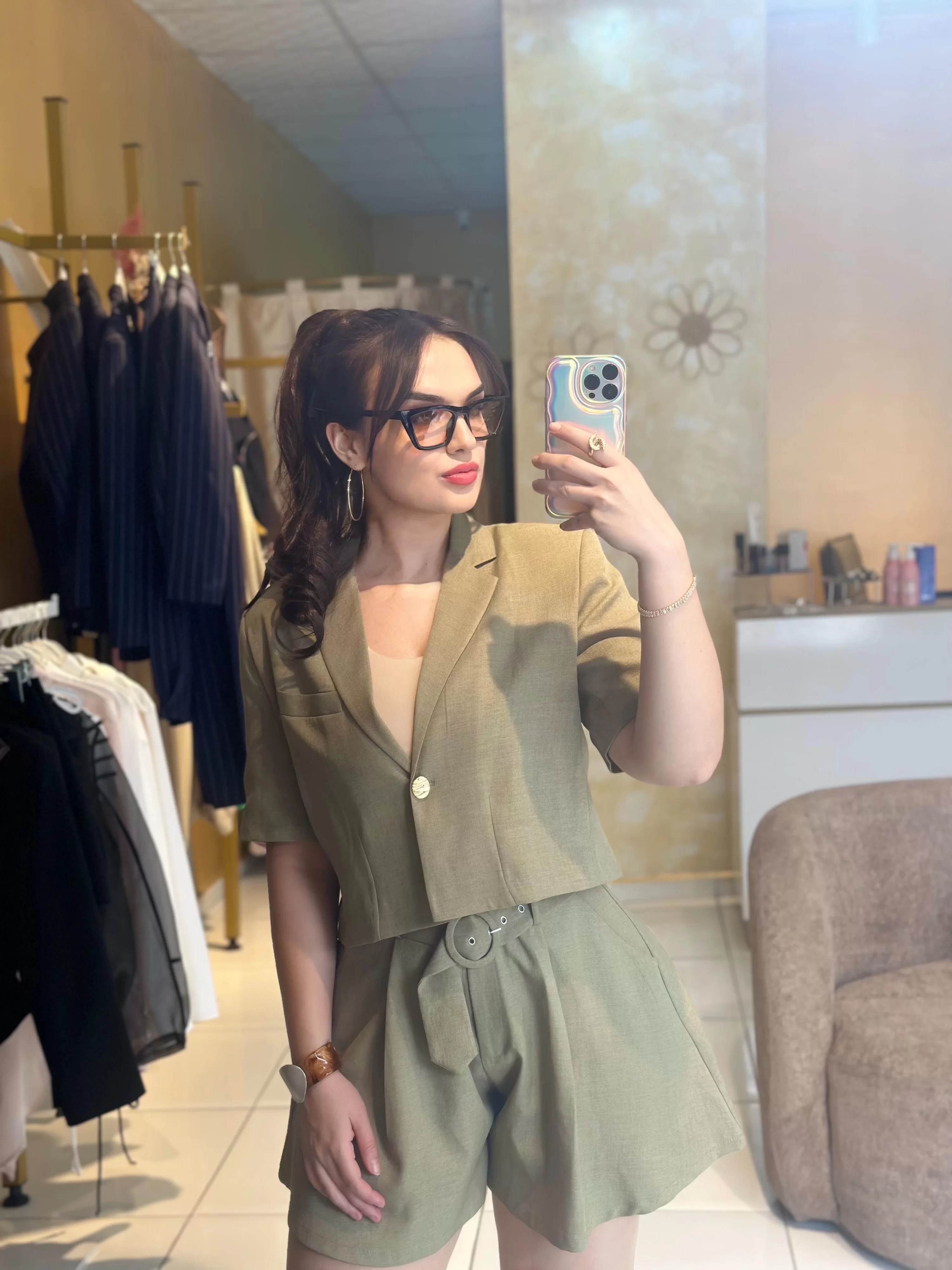 Kemer Detaylı Mini Şort Haki