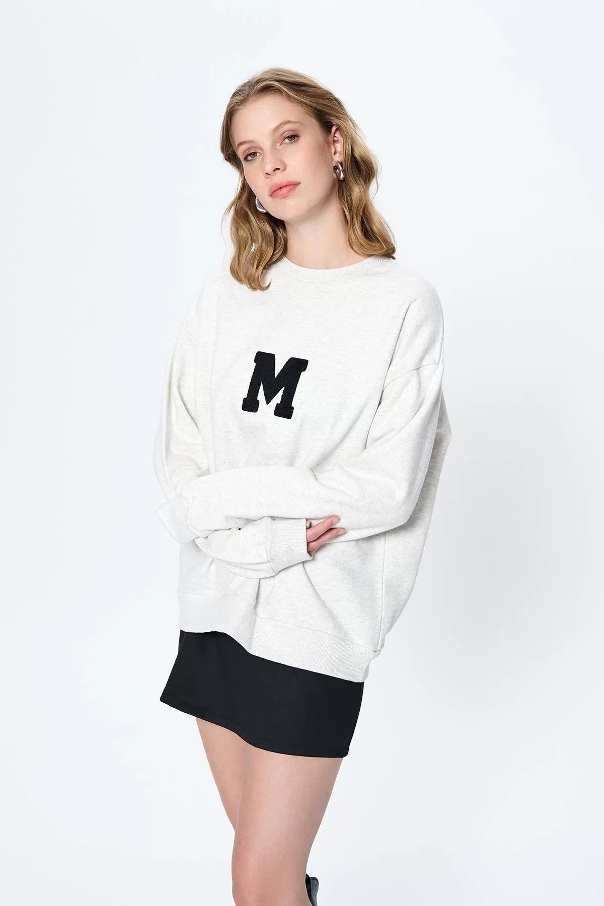 Nakış Detaylı Gri Sweatshirt