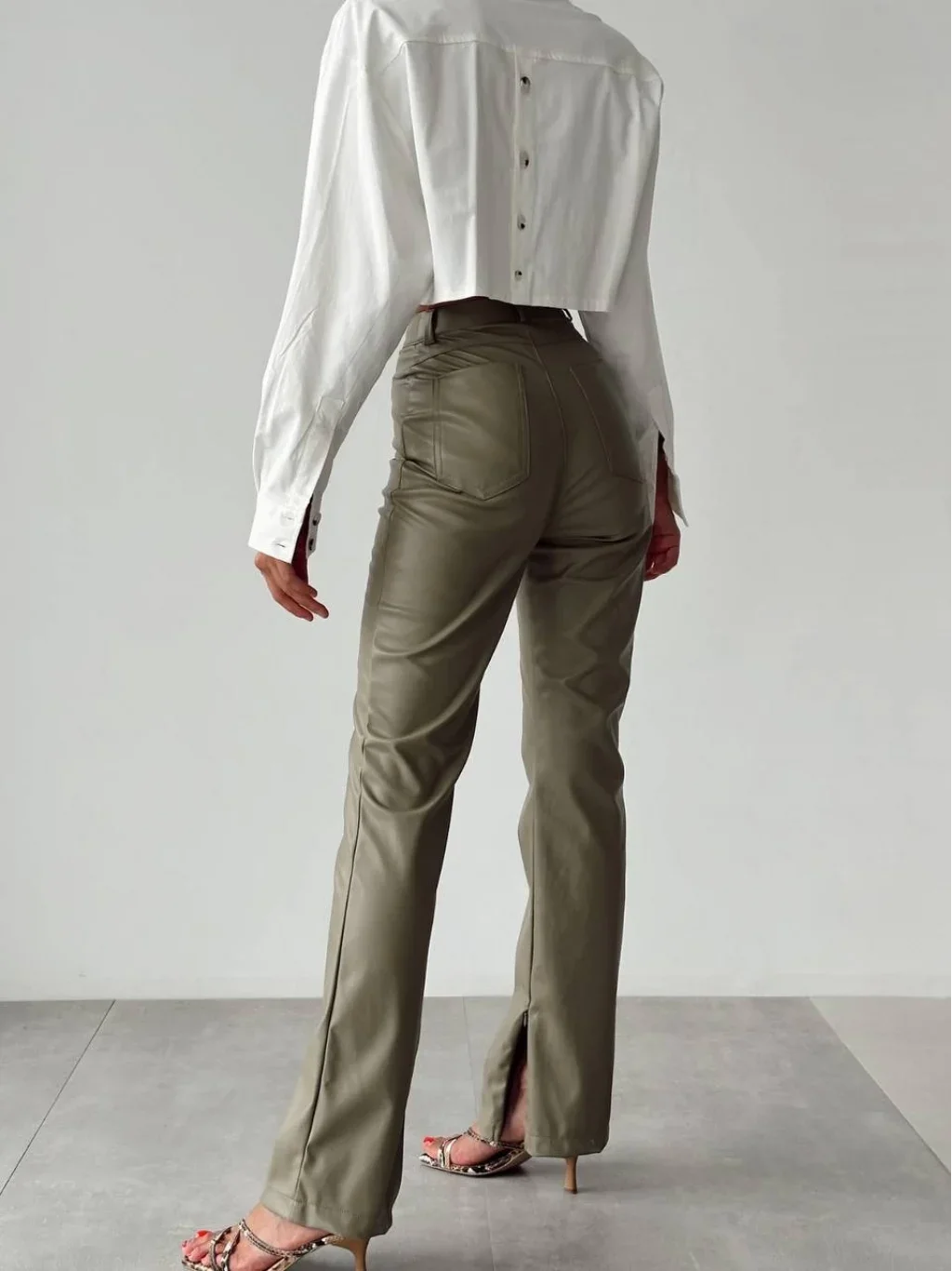 Paça Fermuarlı Deri Pantolon Haki