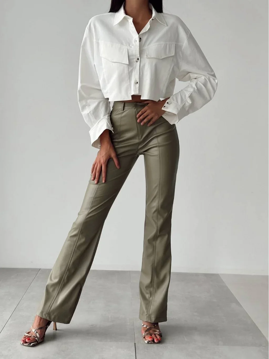 Paça Fermuarlı Deri Pantolon Haki