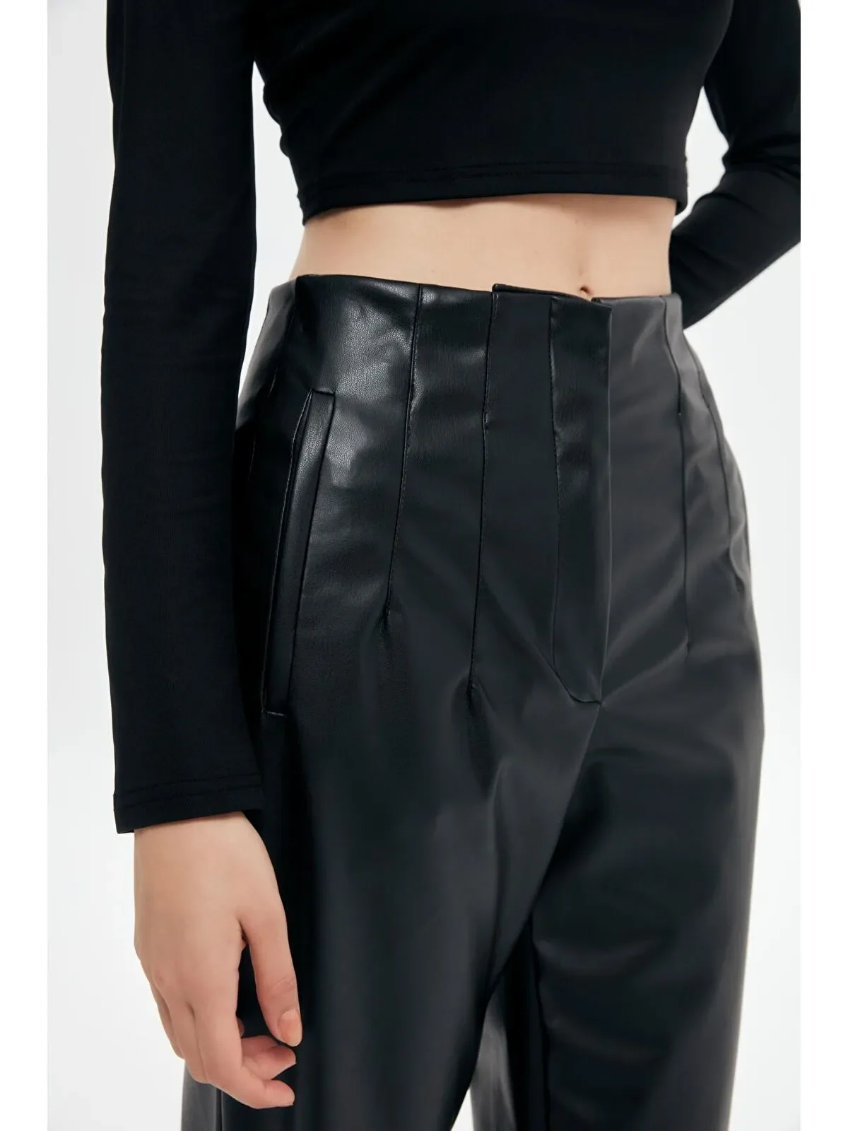 Pens Detaylı Deri Pantolon