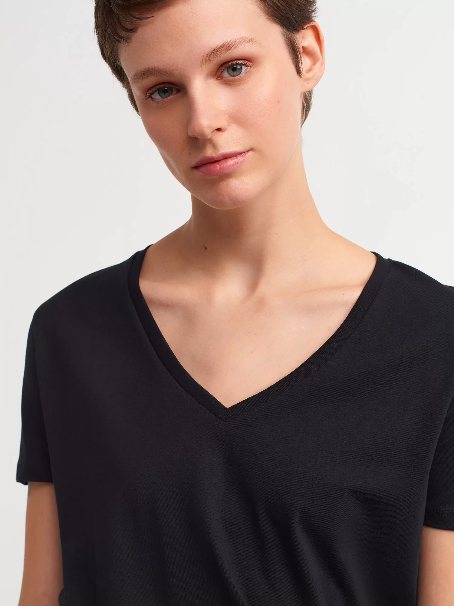 Yaka Basic T-Shirt-Siyah