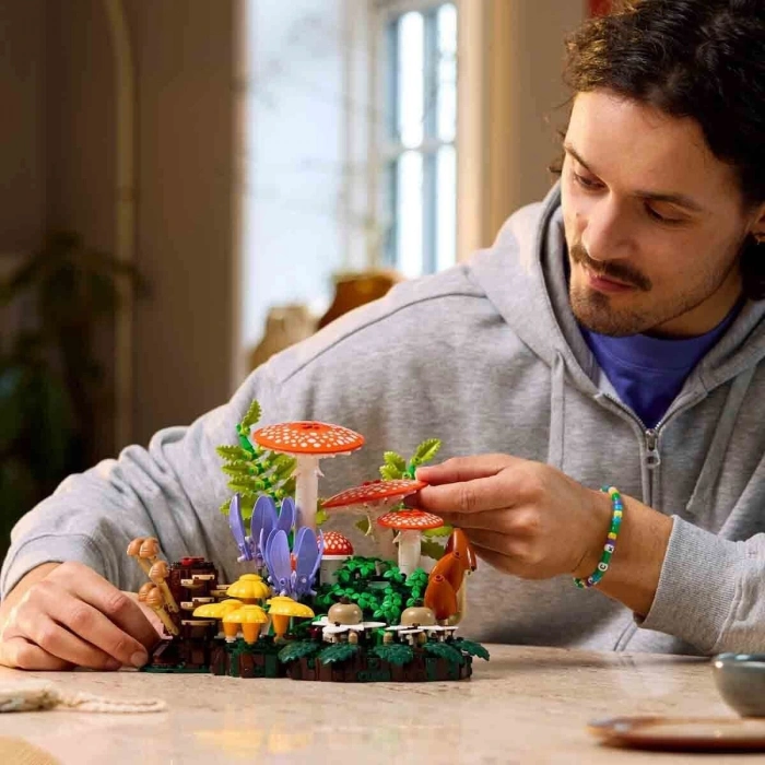 11505 Lego Botanicals Orman Mantarları 806 parça +18 yaş