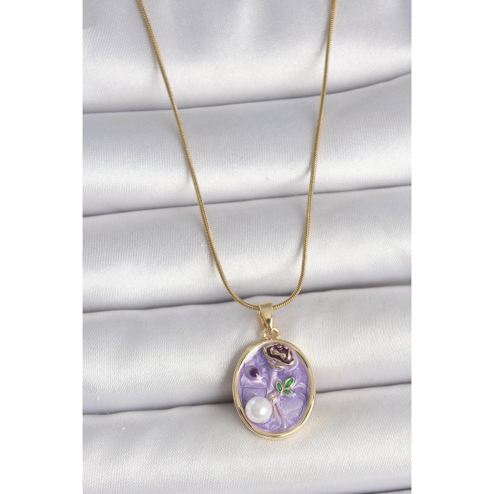 316L Çelik Gold Renk Zincir Mor Çiçek İşlemeli İnci Detay Portre Model Kadın Kolye