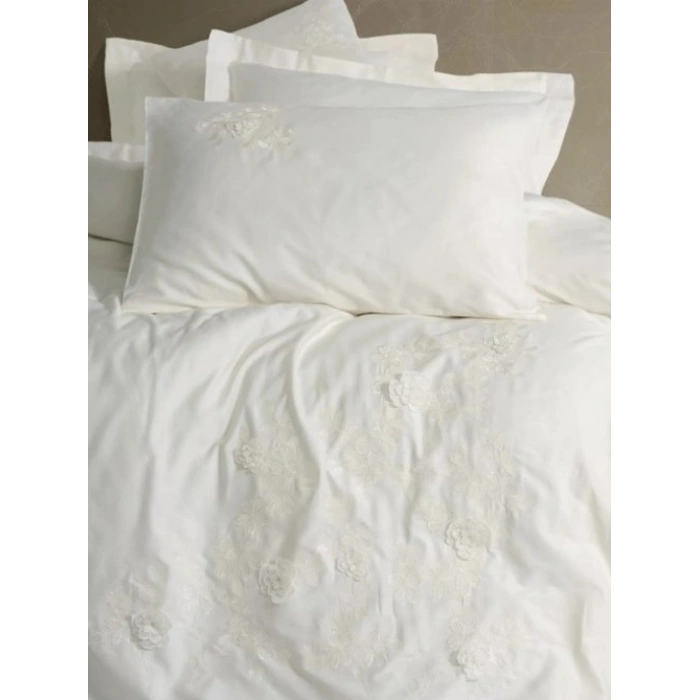 3D Nakışlı Çift Kişilik Saten Nev Takımı Chic Ekru