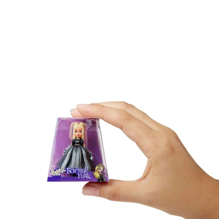 57 - 50C3 Bratz Minis