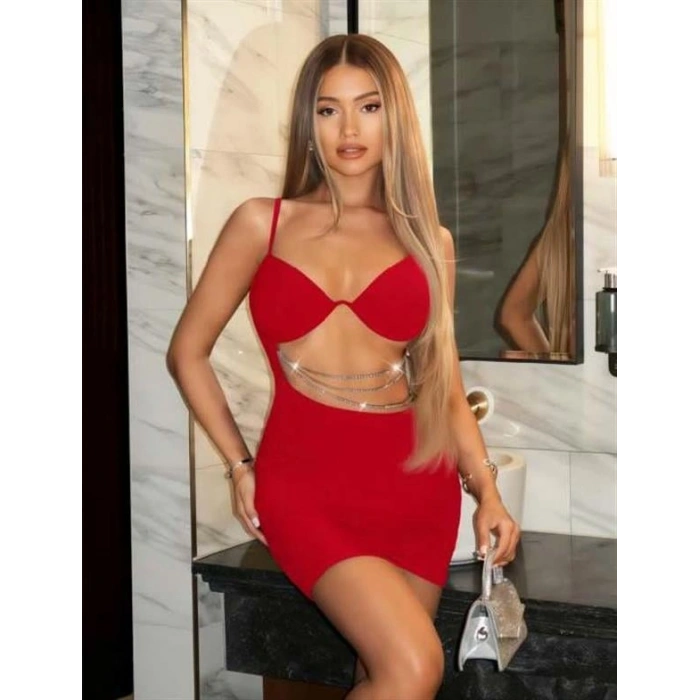 Arias Closet Zincir Detaylı Göğüs Dekolteli Kırmızı Mini Club Elbisesi