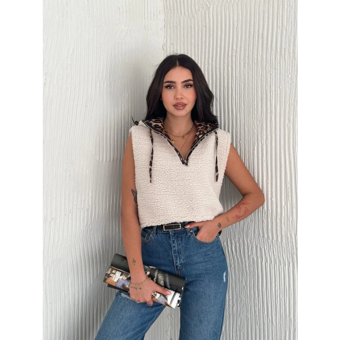 Astarlı kapşonlu kuzu yelek beyaz