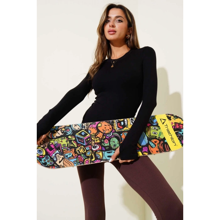 Basic Parmak Geçirme Detaylı Bluz siyah