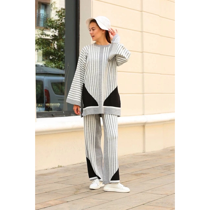 Çizgili bisiklet yaka triko takım Gri