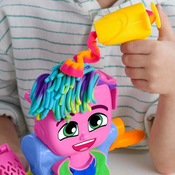 F8807 Play-Doh Renkli Kuaför Snu+3 yaş