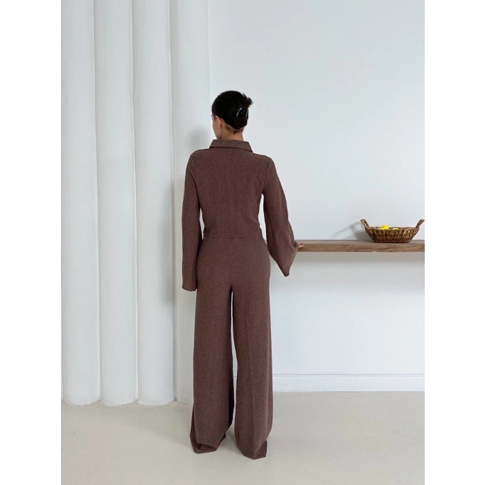 Gömlek yaka kaplama düğmeli takım kahve