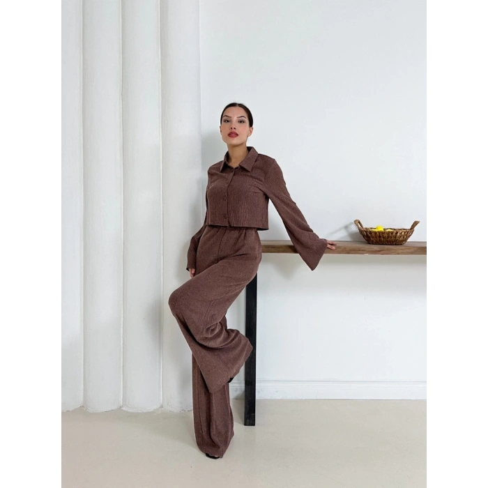 Gömlek yaka kaplama düğmeli takım kahve