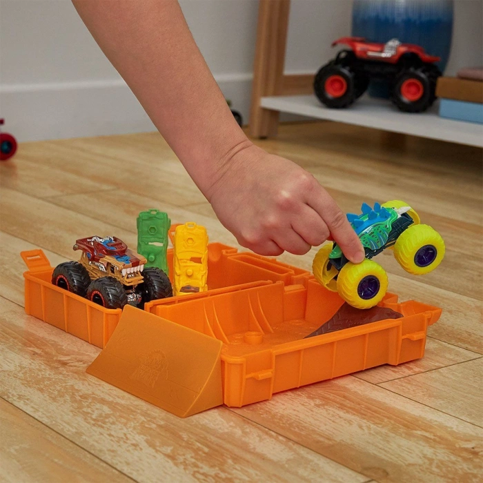 HXT04 Hot Wheels  Trucks Taşınabilir Oyun Seti