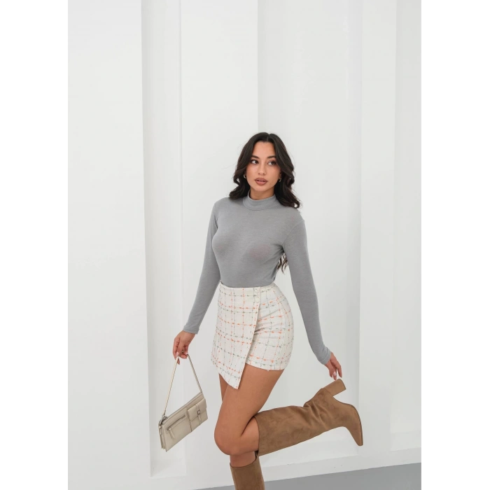 İki düğmeli kaz ayağı desen ch kumaş şort etek beyaztcu h26414